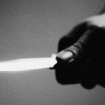 Madre apuñala a sus dos hijos e intenta quitarse la vida.