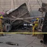 Choque vial entre tráiler y tren en León.