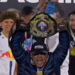 Aczino se convierte en el primer Bicampeón internacional de Red Bull Batalla de los Gallos